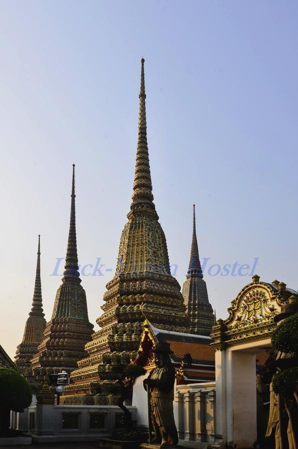 Luck Yimm Hostel (Adults Only) Bangkok Buitenkant foto
