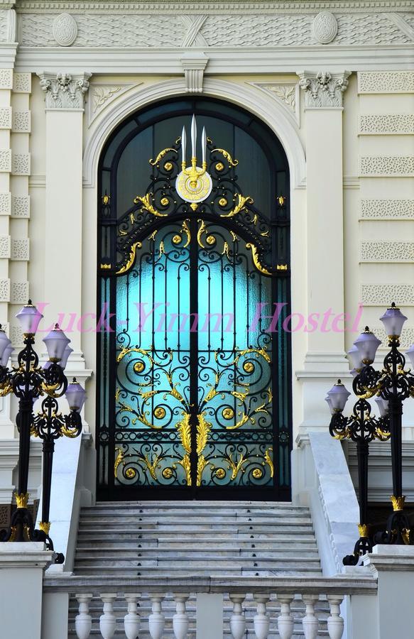Luck Yimm Hostel (Adults Only) Bangkok Buitenkant foto