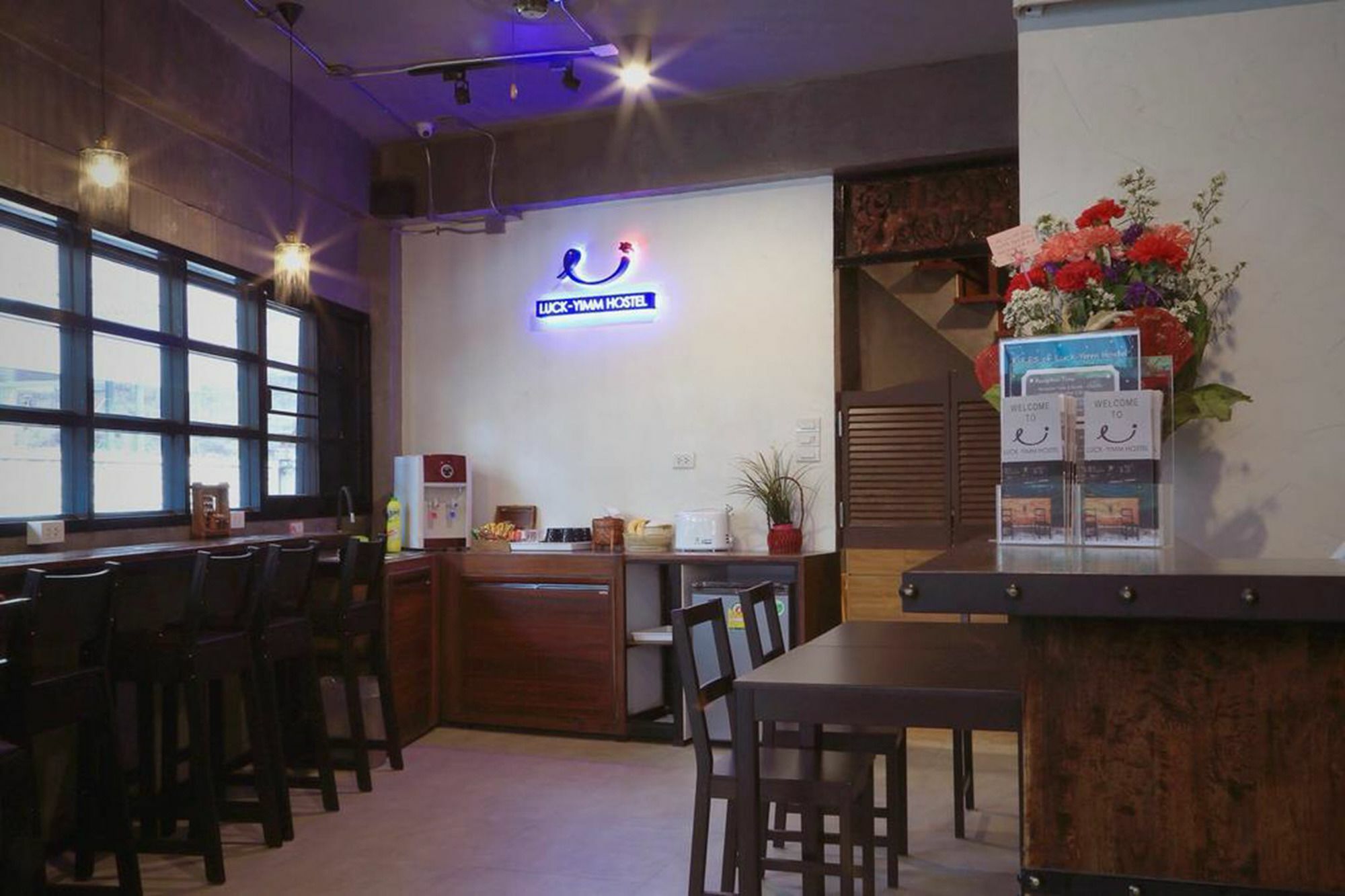 Luck Yimm Hostel (Adults Only) Bangkok Buitenkant foto